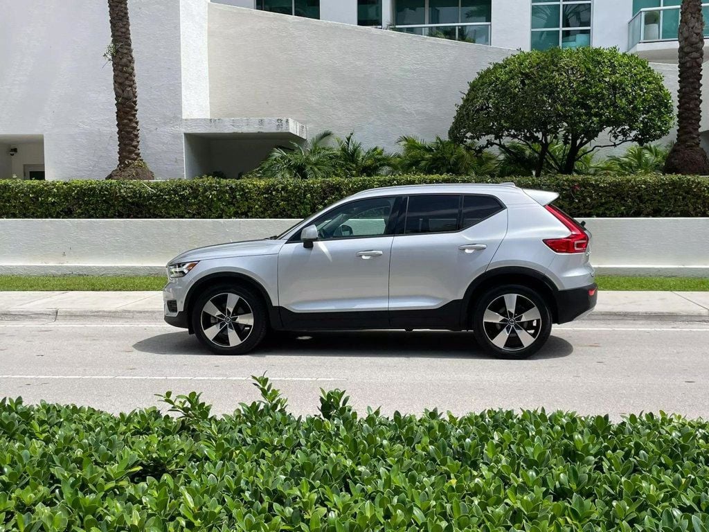 2019 Volvo XC40 T5 Momentum Sport Utility 4D - 22488359 - 9