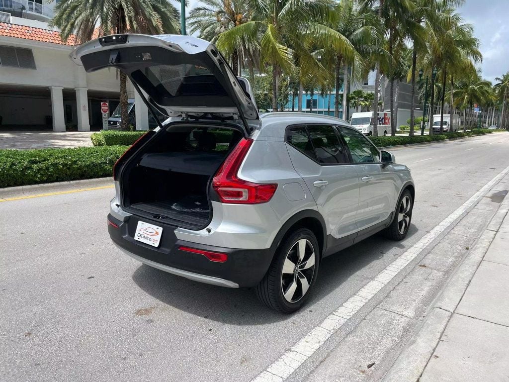 2019 Volvo XC40 T5 Momentum Sport Utility 4D - 22488359 - 27