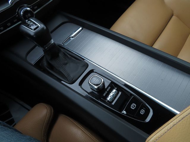 2019 Volvo XC60 T5 AWD Inscription - 22969093 - 37