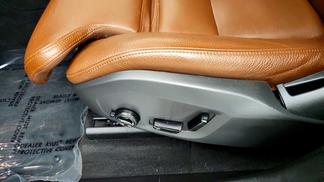 2019 Volvo XC60 T5 AWD Inscription w/ Advanced Pkg, 20'' Wheels & Heated Rear - 23101974 - 11