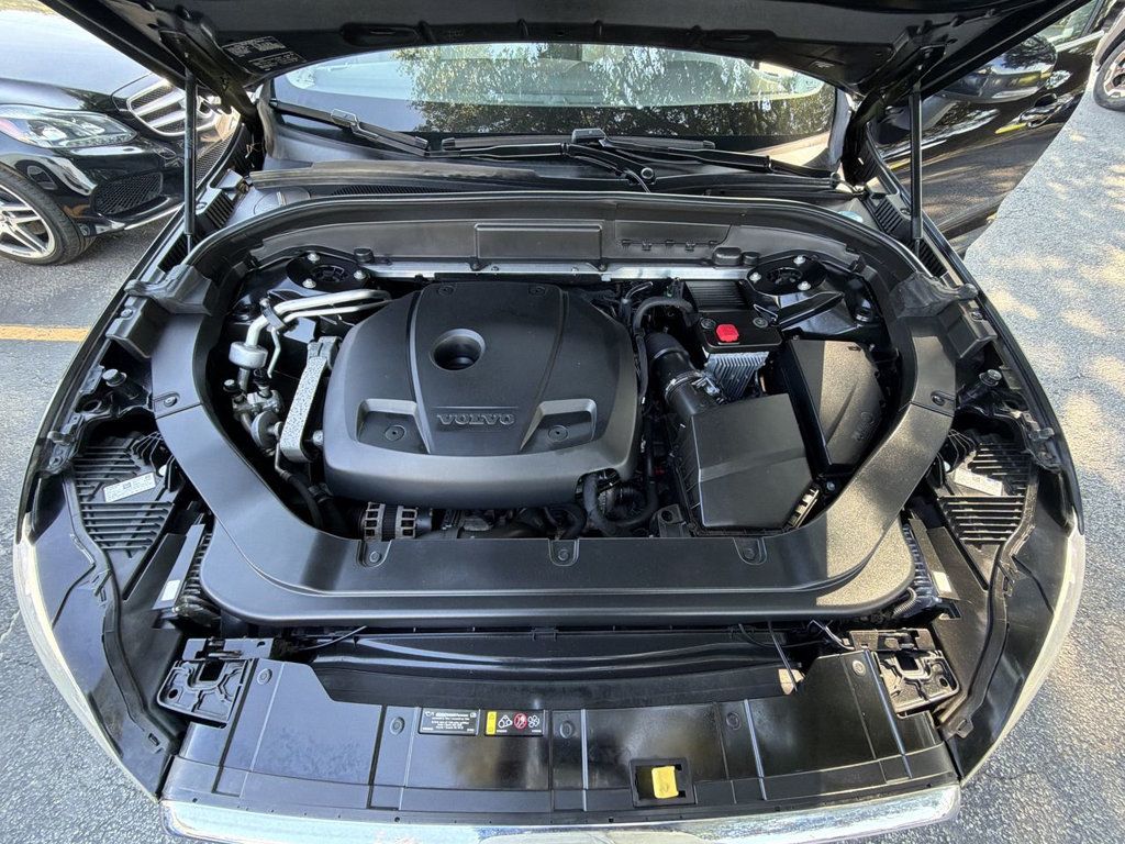 Volvo XC60 photo 11