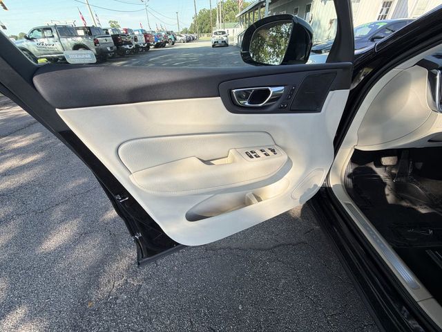 2019 Volvo XC60 T5 AWD Momentum - 23067300 - 11