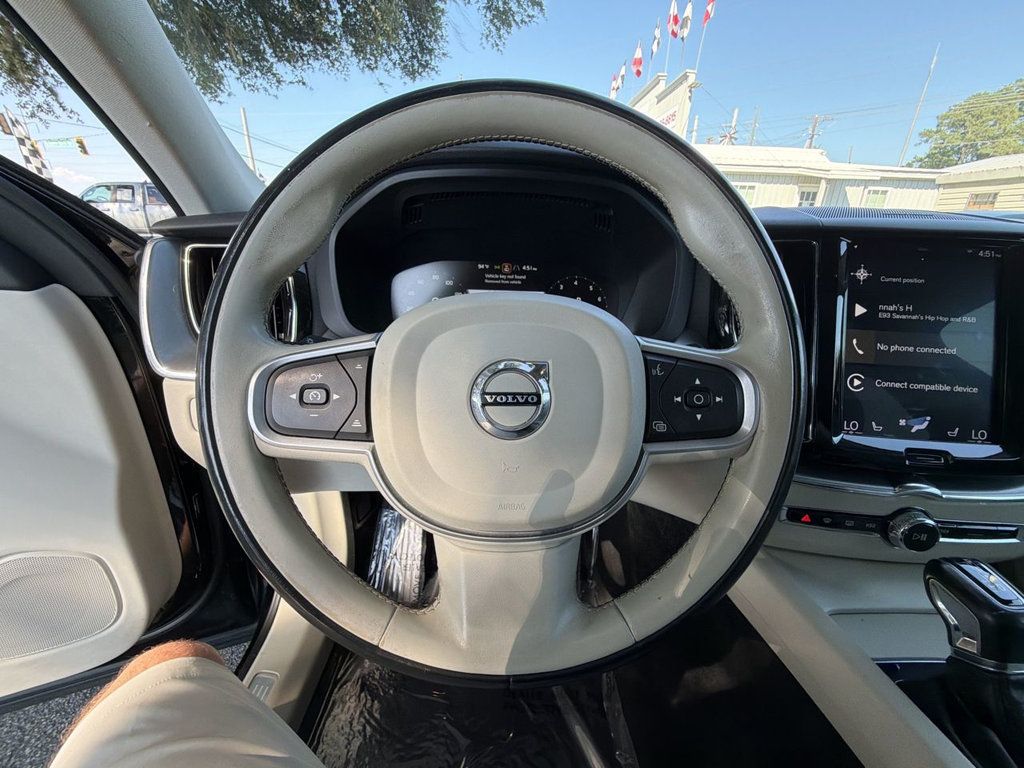 Volvo XC60 photo 15