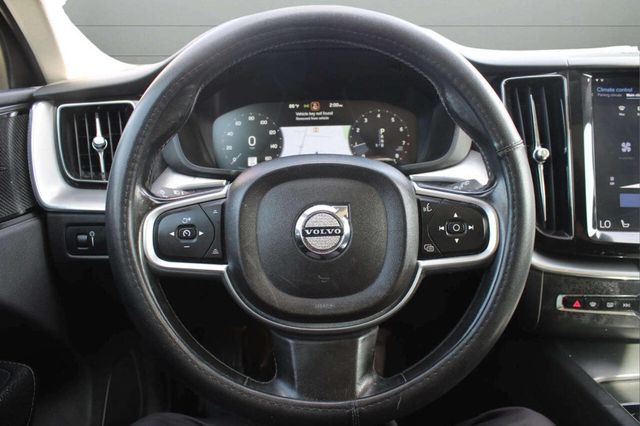 2019 Volvo XC60 T5 AWD Momentum - 22926407 - 18
