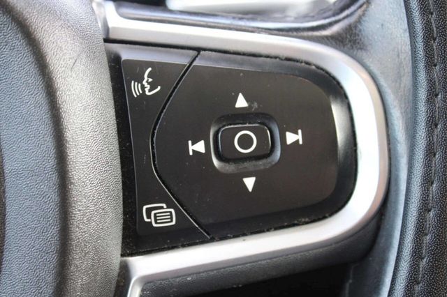 2019 Volvo XC60 T5 AWD Momentum - 22926407 - 19