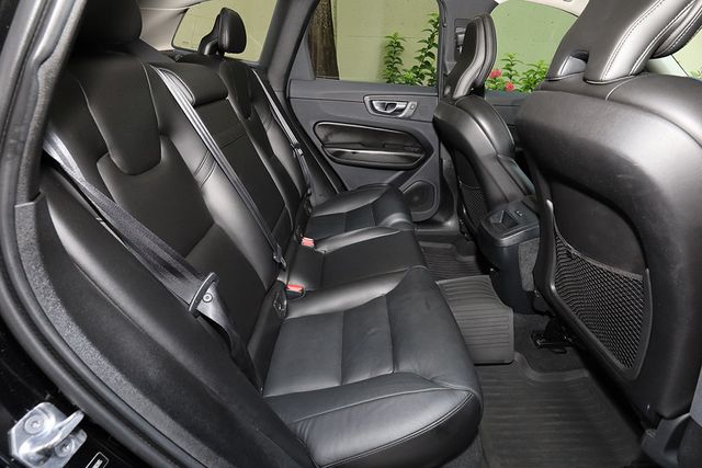 2019 Volvo XC60 T5 AWD Momentum - 23093037 - 30