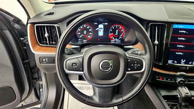 2019 Volvo XC60 T5 AWD Momentum w/ Multimedia & Premium Packages + 20'' Wheels - 23005792 - 13