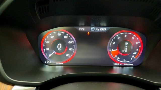 2019 Volvo XC60 T5 AWD Momentum w/ Multimedia & Premium Packages + 20'' Wheels - 23005792 - 14