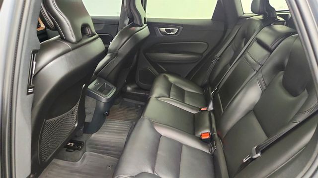 2019 Volvo XC60 T5 AWD Momentum w/ Multimedia & Premium Packages + 20'' Wheels - 23005792 - 21