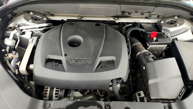 2019 Volvo XC60 T5 AWD Momentum w/ Multimedia & Premium Packages + 20'' Wheels - 23005792 - 27