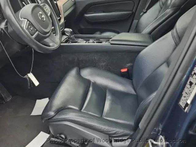 2019 Volvo XC60 T6 AWD Momentum - 22995593 - 10