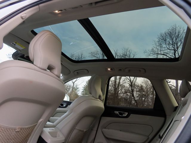 2019 Volvo XC60 T6 AWD Momentum - 22953922 - 9