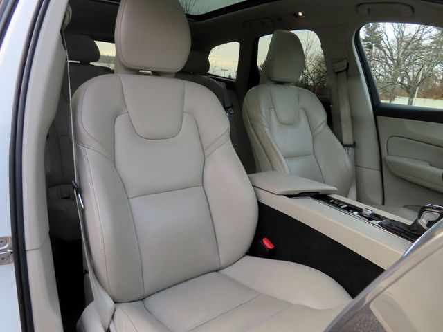 2019 Volvo XC60 T6 AWD Momentum - 22953922 - 26