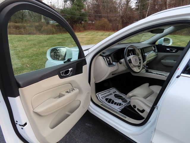 2019 Volvo XC60 T6 AWD Momentum - 22953922 - 4
