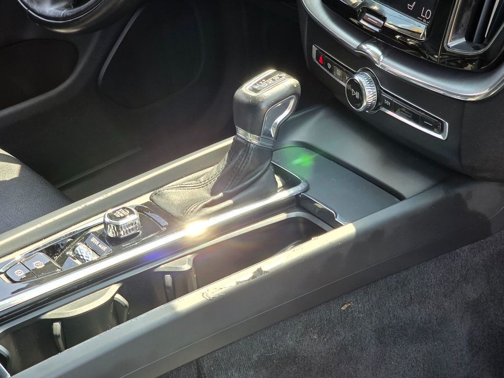 2019 Volvo XC60 T6 AWD Momentum - 22904172 - 14