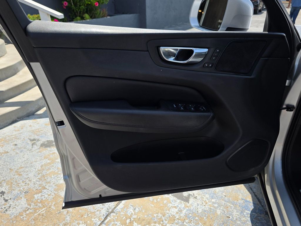 2019 Volvo XC60 T6 AWD Momentum - 22904172 - 27