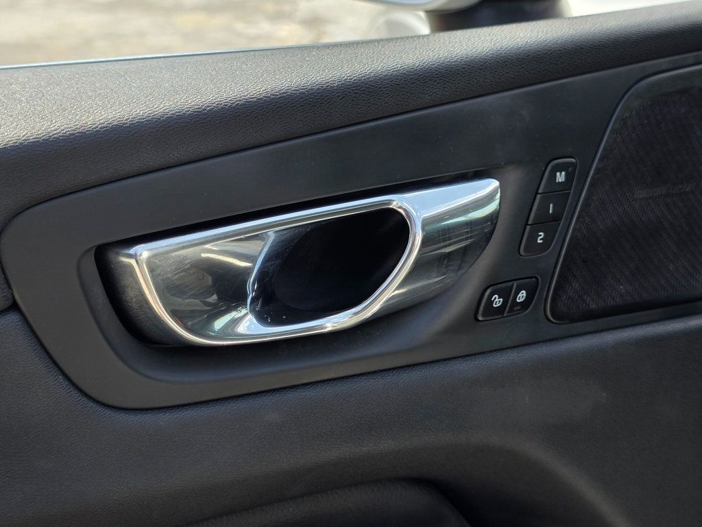 2019 Volvo XC60 T6 AWD Momentum - 22904172 - 29