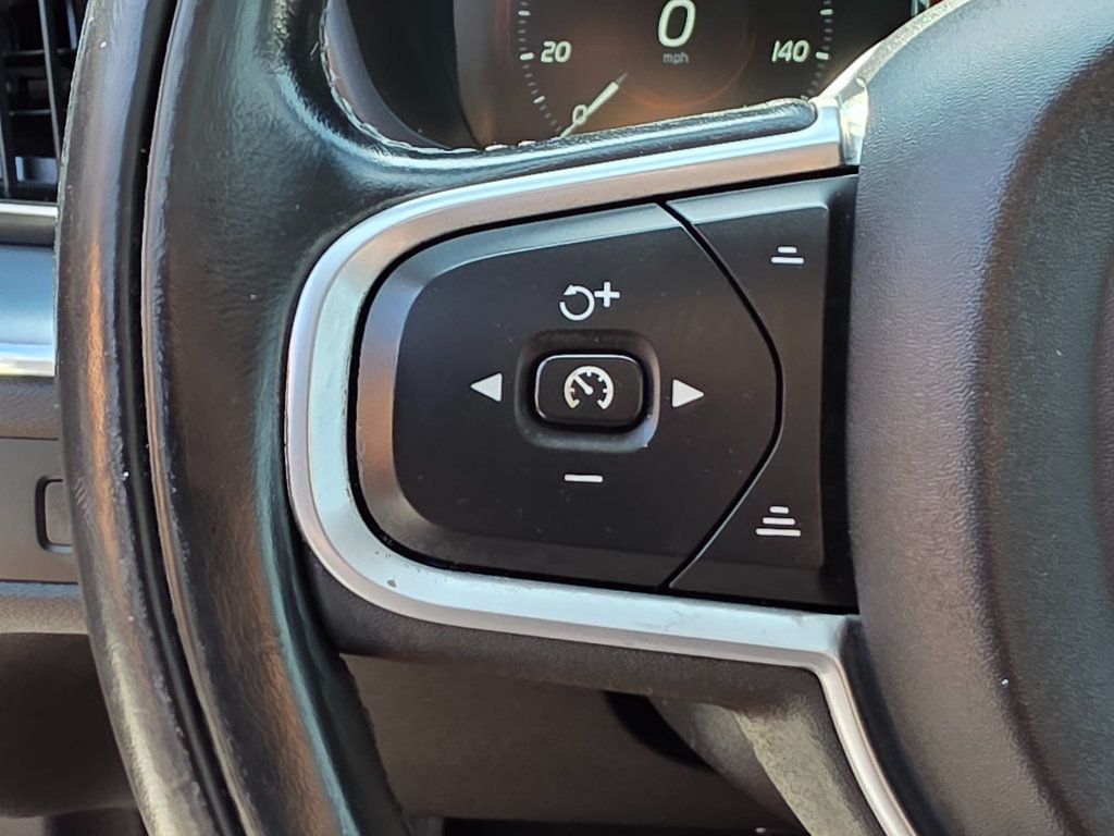 2019 Volvo XC60 T6 AWD Momentum - 22904172 - 31