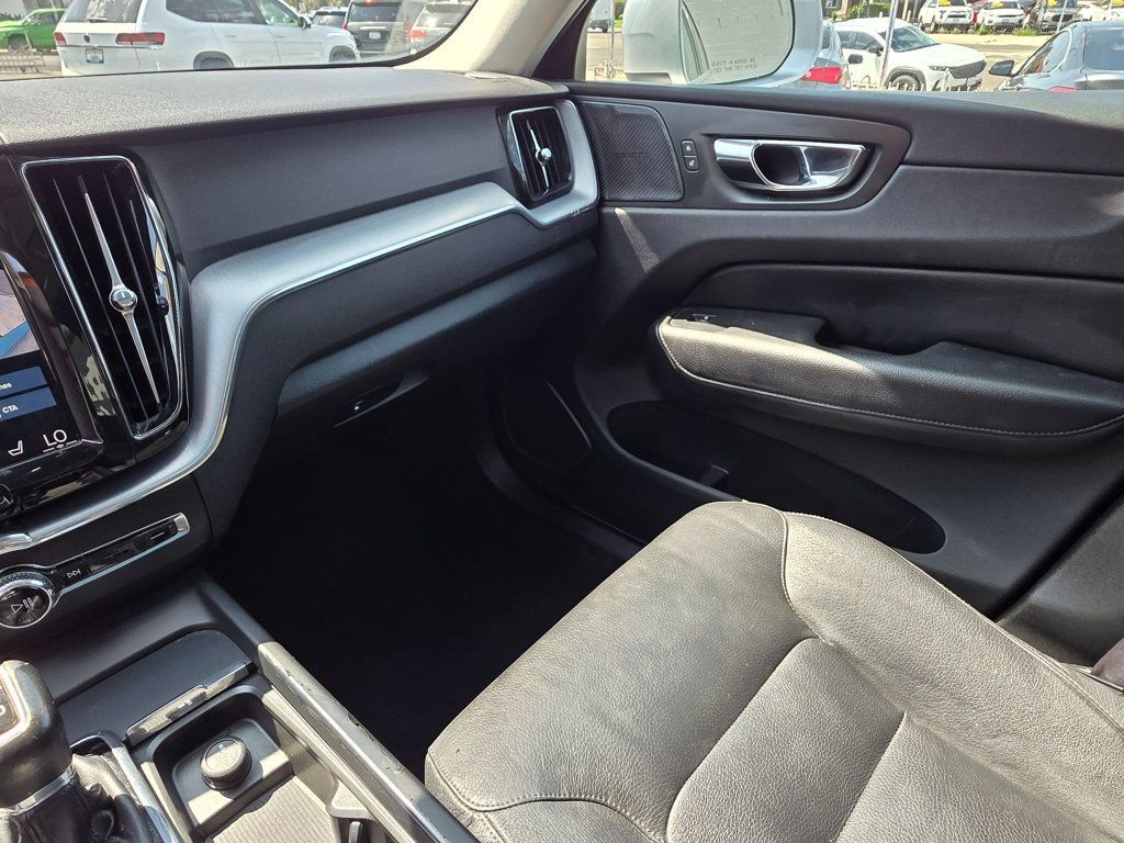 2019 Volvo XC60 T6 AWD Momentum - 22904172 - 40