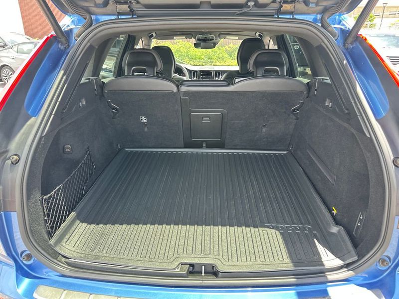 2019 Volvo XC60 T6 AWD R-Design - 23015227 - 19