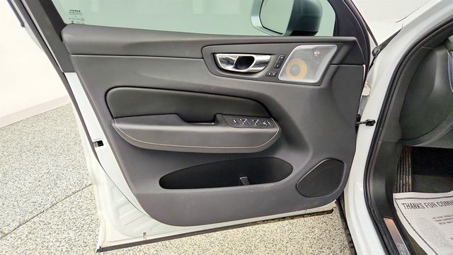 2019 Volvo XC60 T6 AWD R-Design T6 AWD R-Design w/ B&W Sound & Advanced Pkg - 23033787 - 10