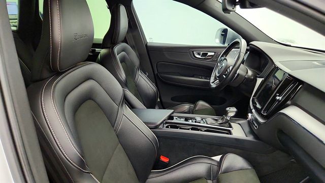 2019 Volvo XC60 T6 AWD R-Design T6 AWD R-Design w/ B&W Sound & Advanced Pkg - 23033787 - 22