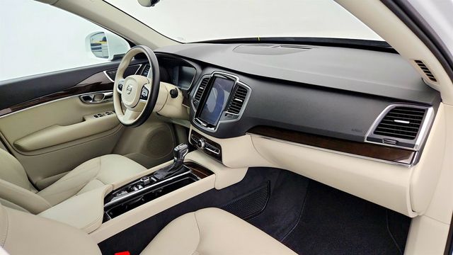 2019 Volvo XC90 T5 FWD Momentum - 23036152 - 24