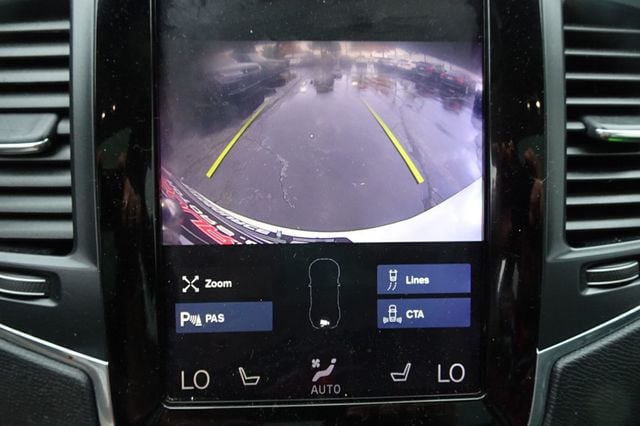 2019 Volvo XC90 T5 FWD Momentum - 22930243 - 18