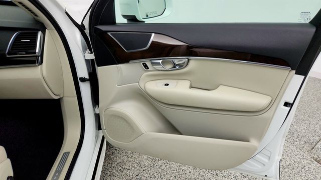 2019 Volvo XC90 T5 FWD Momentum w/ 20'' Wheels + Heated Seats & Steering Wheel - 23036152 - 25
