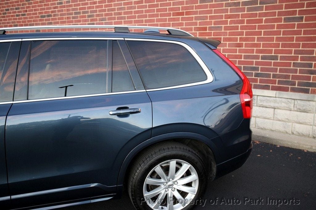 2019 Volvo XC90 T6 AWD Momentum photo 3