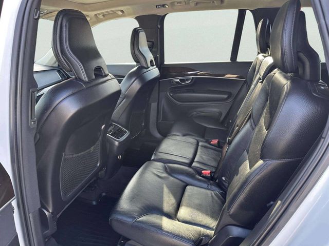 2019 Volvo XC90 T6 AWD Momentum - 22963297 - 9