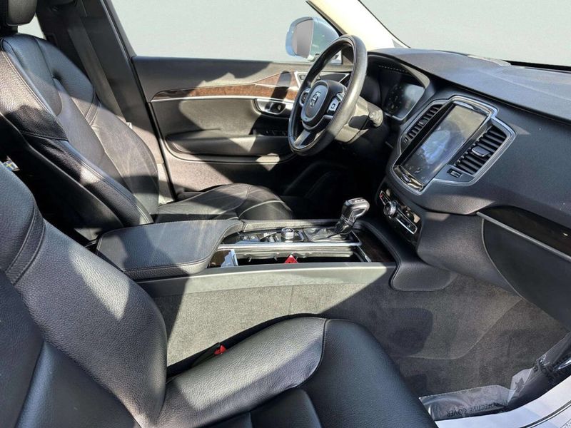 2019 Volvo XC90 T6 AWD Momentum - 22963297 - 17