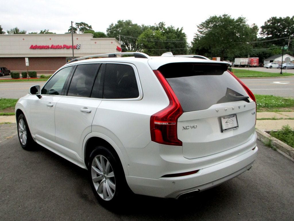 2019 Volvo XC90 T6 AWD Momentum photo 10