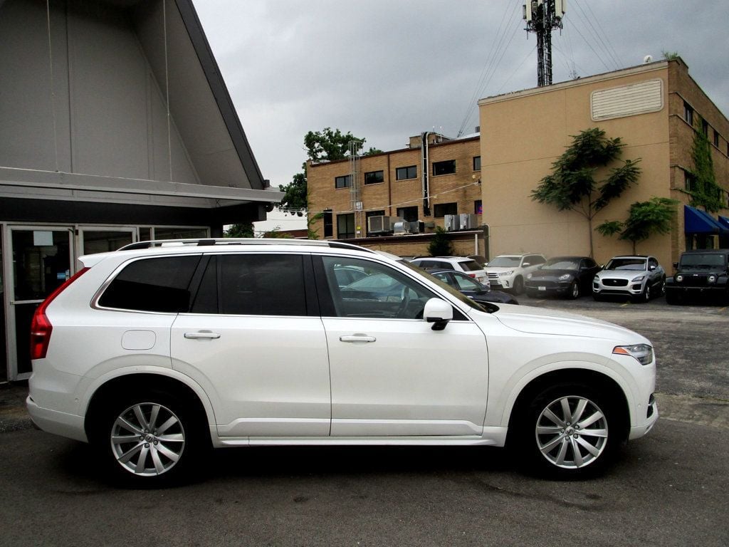 2019 Volvo XC90 T6 AWD Momentum photo 11