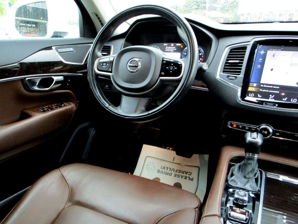 2019 Volvo XC90 T6 AWD Momentum photo 21