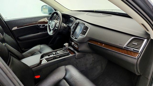 2019 Volvo XC90 T6 AWD Momentum - 23097437 - 23
