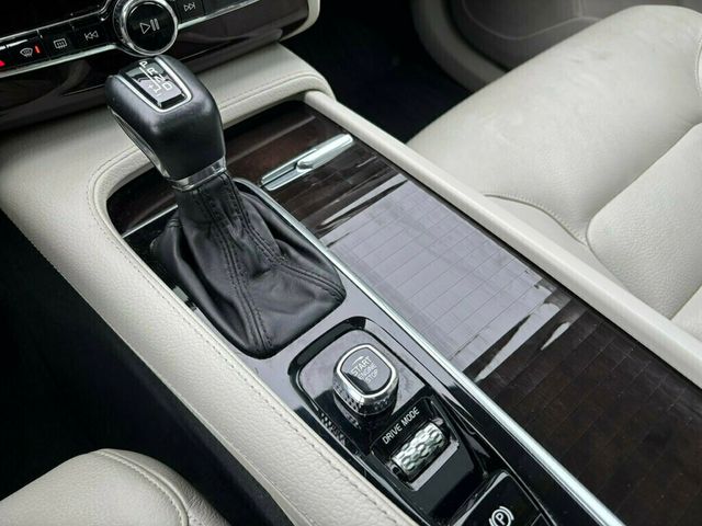 2019 Volvo XC90 T6 AWD Momentum - 22970311 - 30