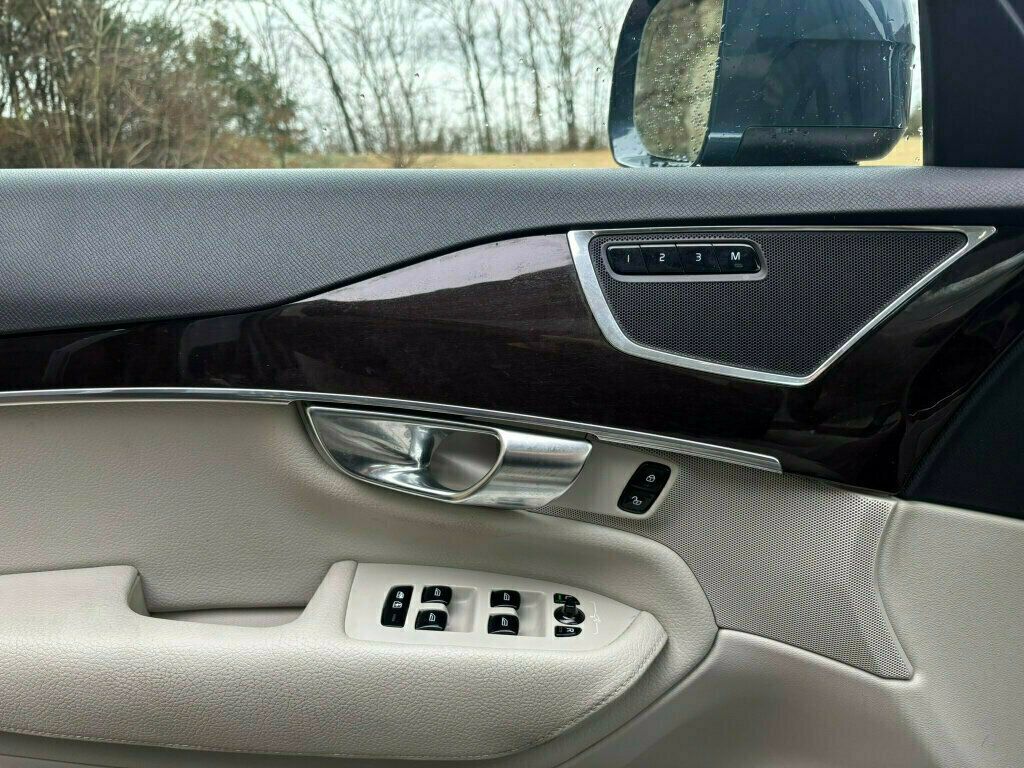 2019 Volvo XC90 T6 AWD Momentum - 22970311 - 36