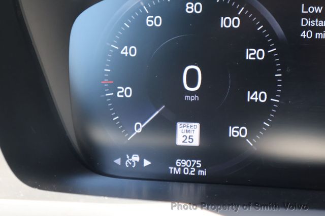 2019 Volvo XC90 T6 AWD Momentum - 23030689 - 28