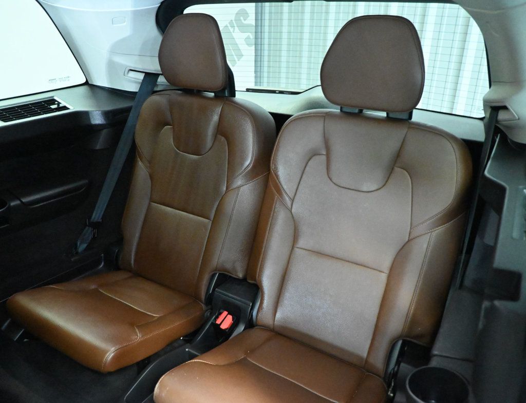 Volvo XC90 photo 16