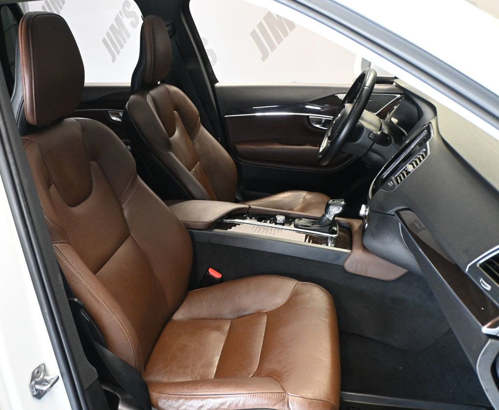 Volvo XC90 photo 17