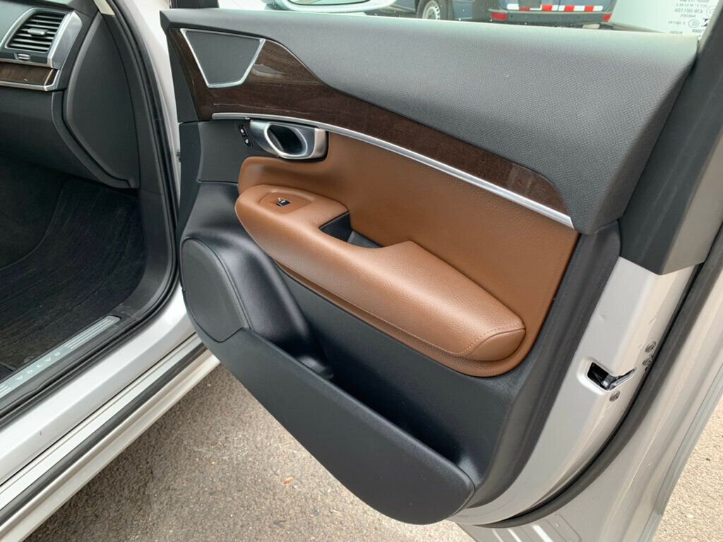 2019 Volvo XC90 T6 AWD Momentum Low Miles Heads up display - 23062383 - 28