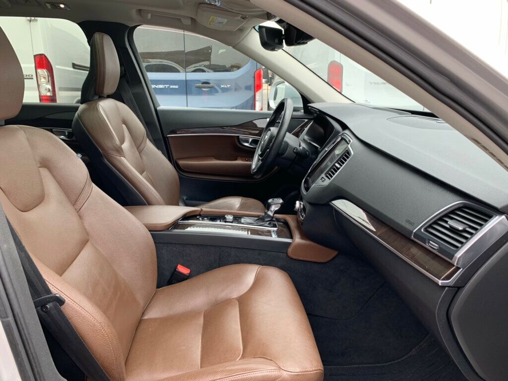 2019 Volvo XC90 T6 AWD Momentum Low Miles Heads up display - 23062383 - 29