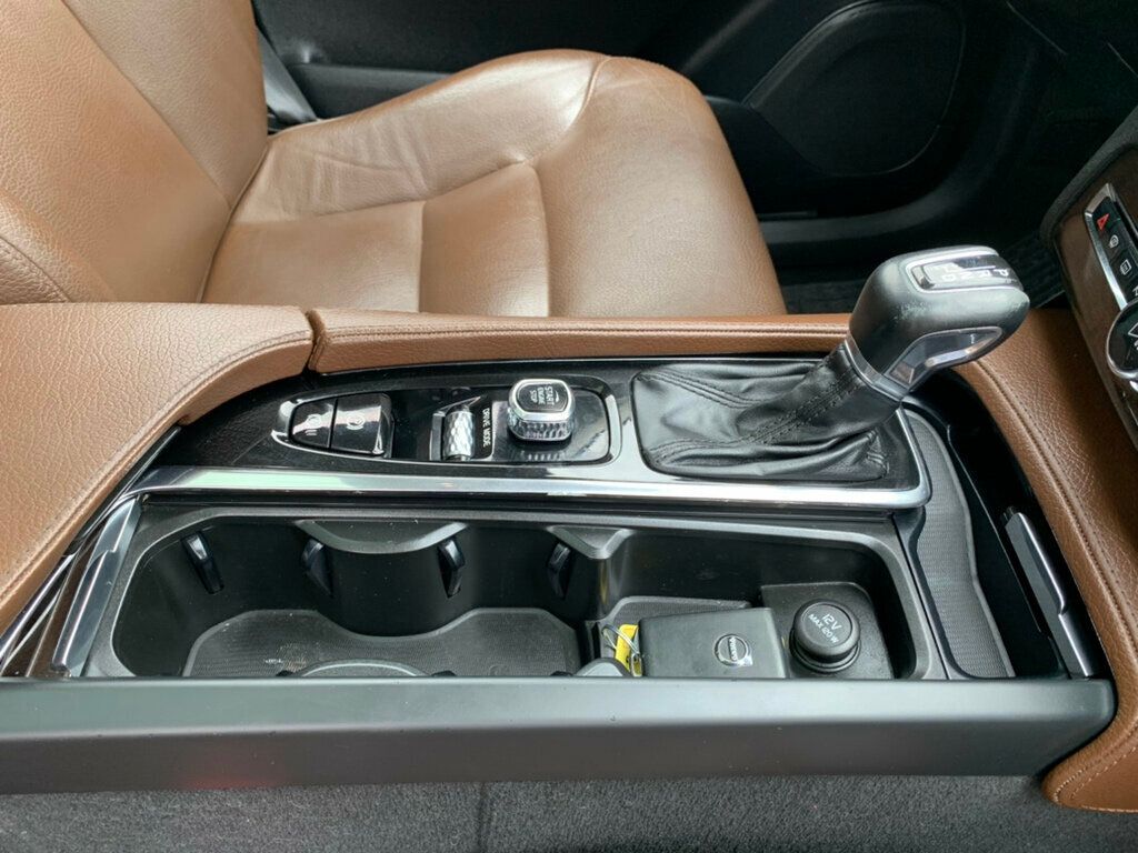 2019 Volvo XC90 T6 AWD Momentum Low Miles Heads up display - 23062383 - 32