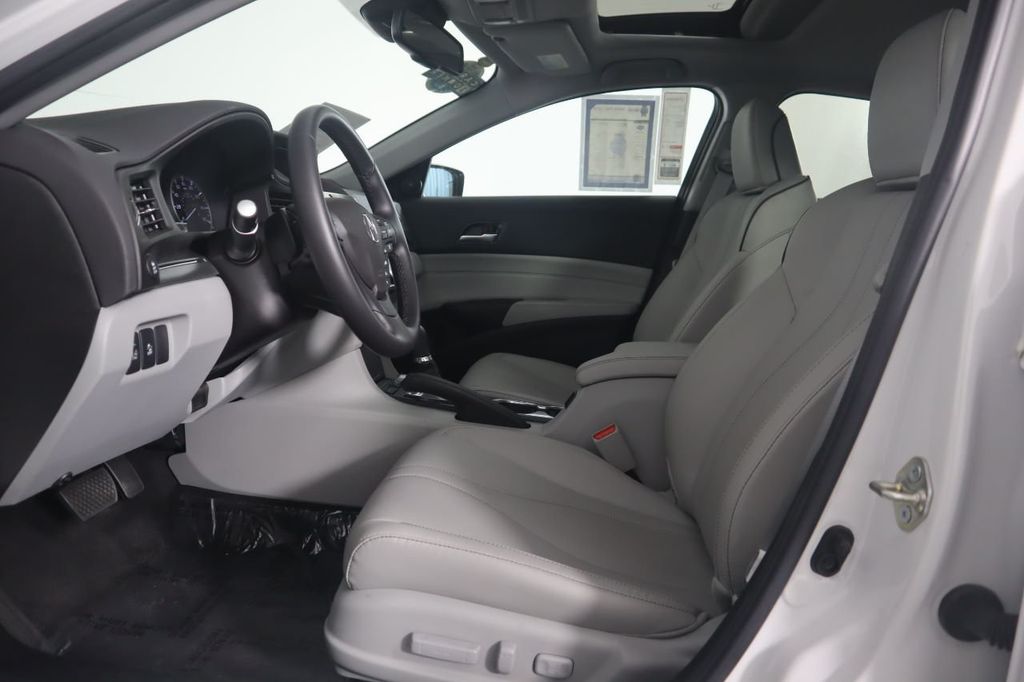 2020 Acura ILX Sedan w/Premium Pkg - 21180915 - 9