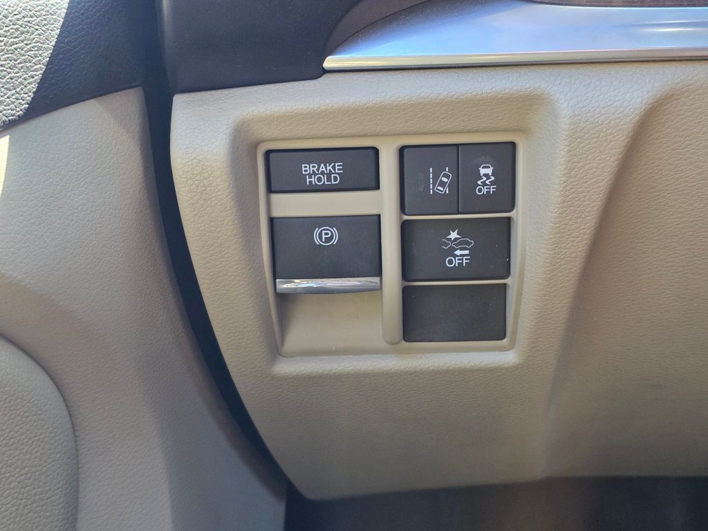 2020 Acura MDX FWD 7-Passenger - 22998640 - 40