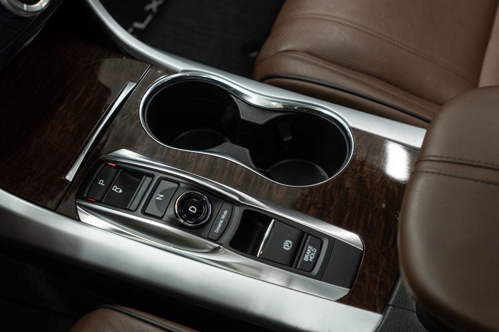 Acura TLX photo 16