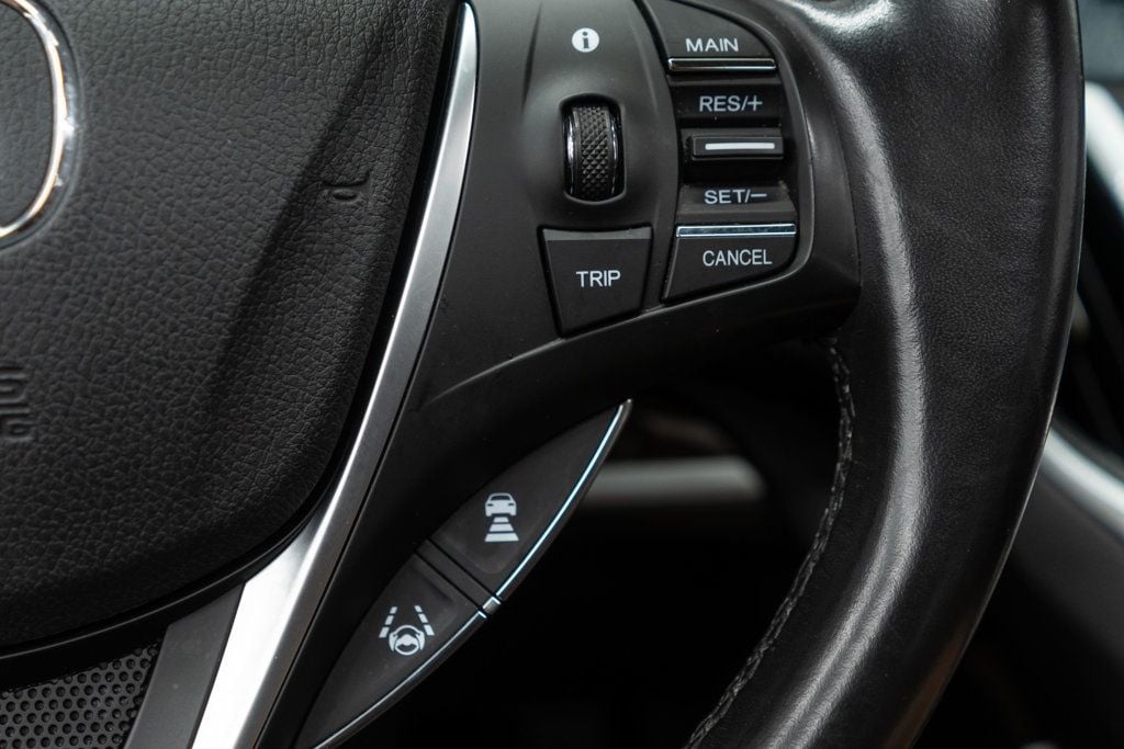 Acura TLX photo 19