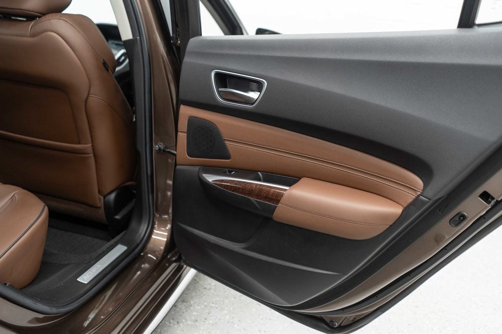 Acura TLX photo 26