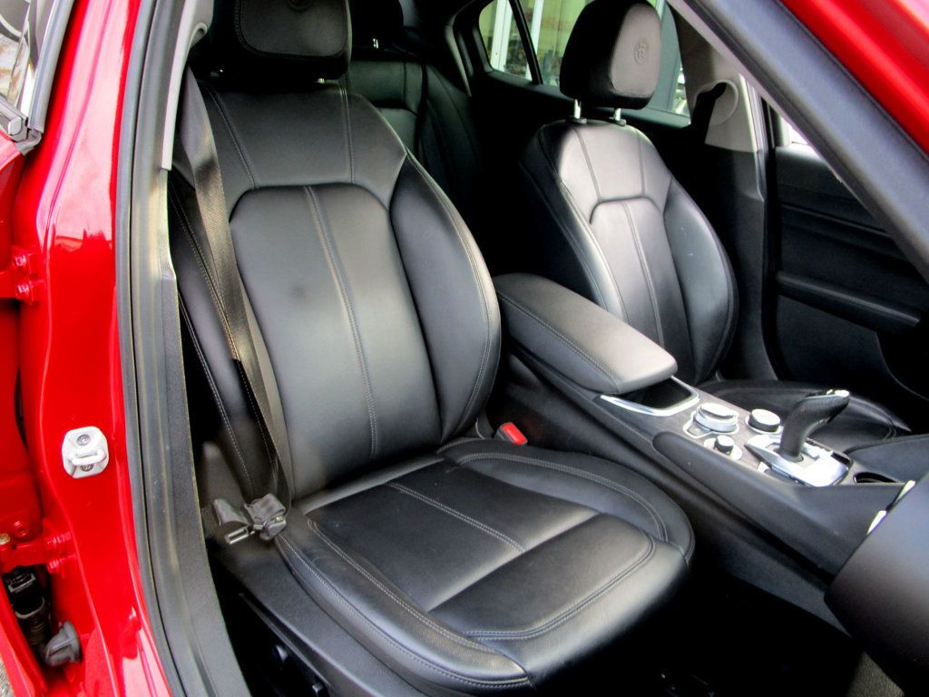 2020 Alfa Romeo Giulia AWD - 23100089 - 14